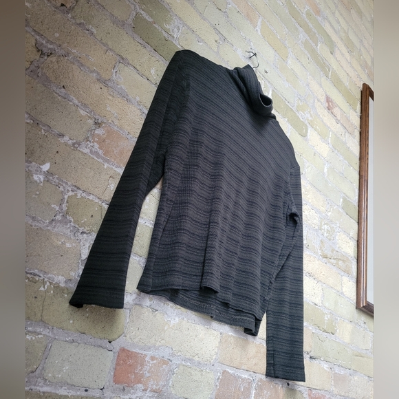 Vintage Green/Black Striped Cropped Petite Turtleneck Womens Size Medium - Picture 3 of 6
